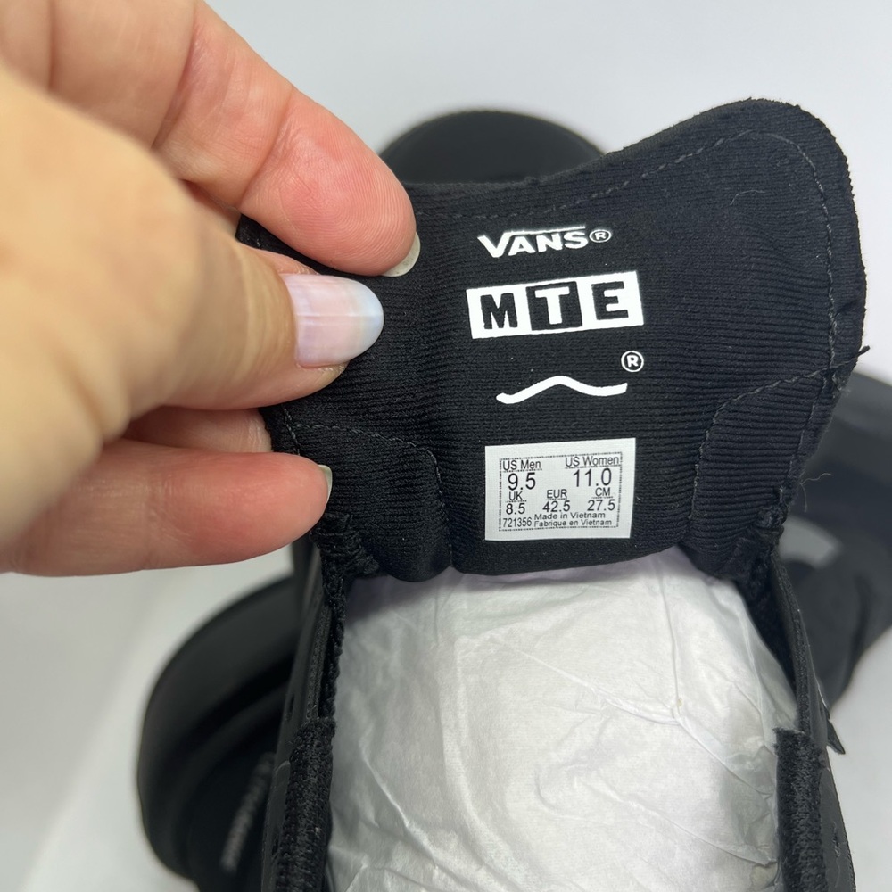 Vans Ultrarange 2.0 RW Black Sneakers - Picture 4 of 8